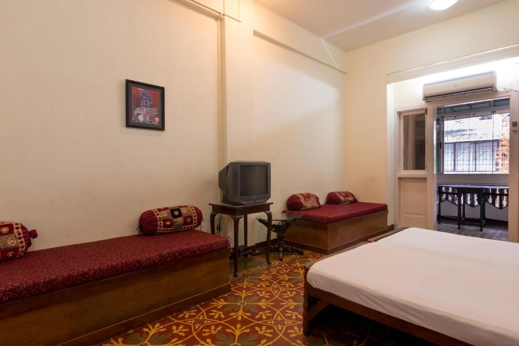 Bed and Breakfast at Colaba